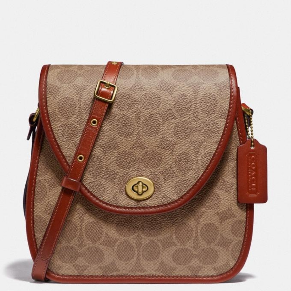 Turnlock Flap Square Pouch Signature Leather NWOY